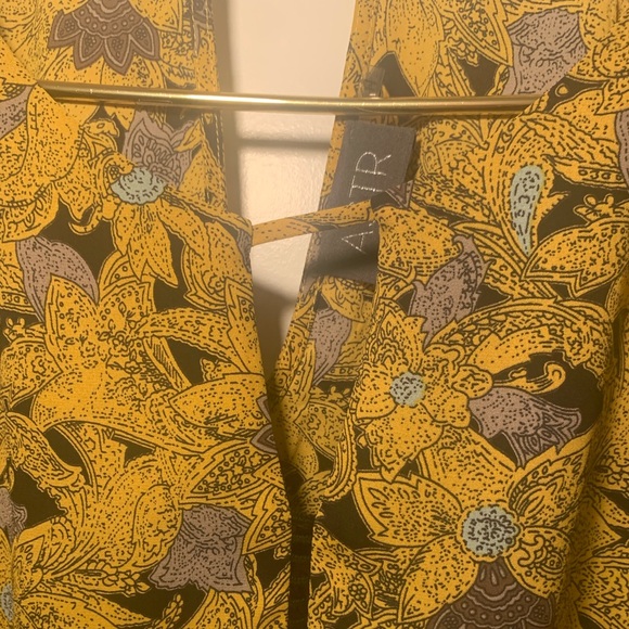 ASTR Blouse - Picture 9 of 13